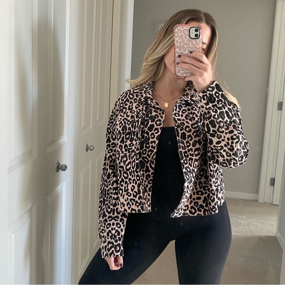 John + Jenn Pink Leopard Cropped Jacket - Picture 2 of 5